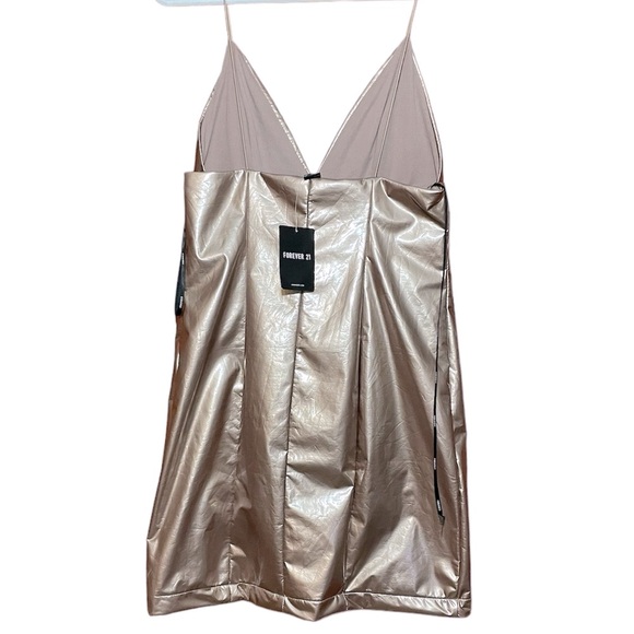 NWT Forever 21 Woman’s Mini Dress Rose Gold Size Medium - Picture 2 of 6